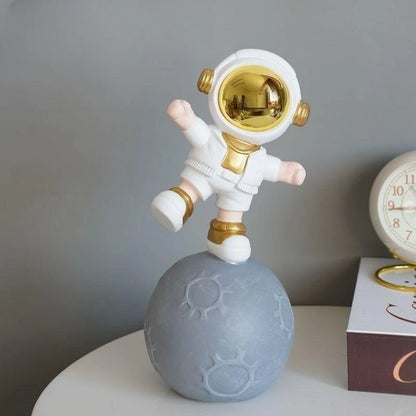 Desk Decor Figurine, Miniatures Astronaut